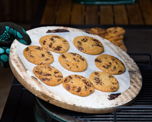 kreative-grillrezepte-cookies-auf-dem-pizzastein