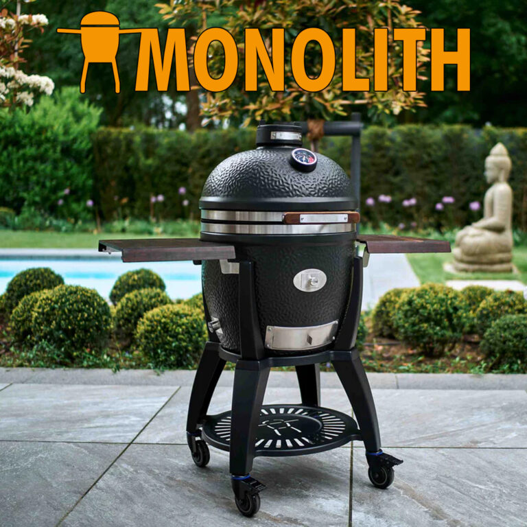 Monolith-Grill-mit-Logo-auf-Terrasse-mit-pool